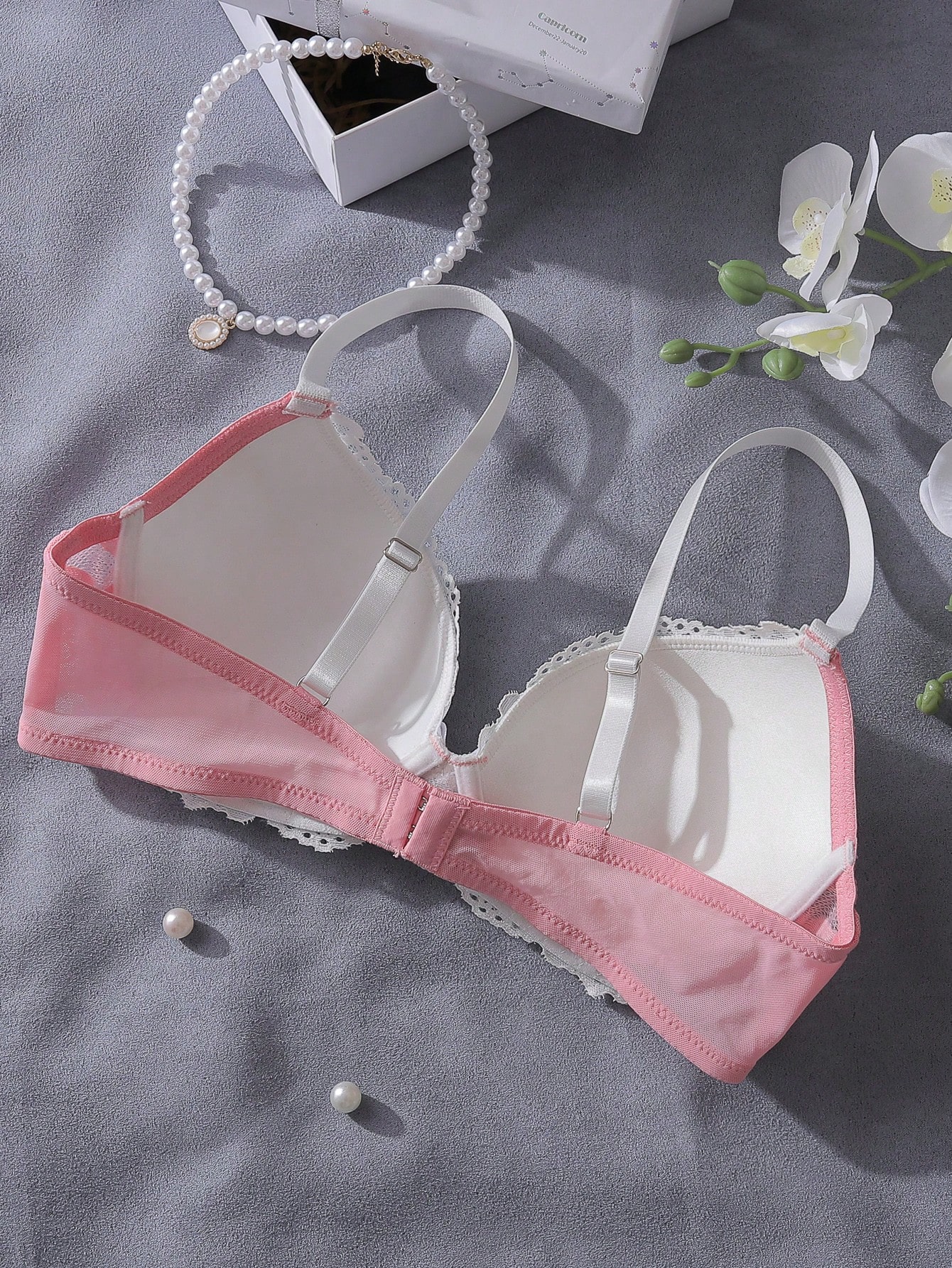 Pink and White Lace Patchwork  - Underwire Bra Padded avis et prix
